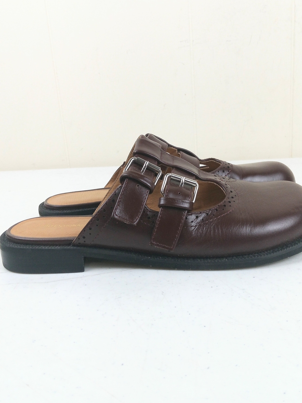 Intentionally Blank Varsity Brogue Mule Women 10 Maroon Leather Dual Buckles - Picture 3 of 10